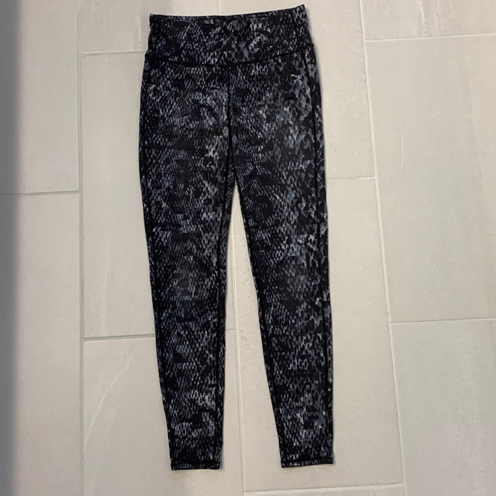 Athleta printed leggings, black/gray, size small